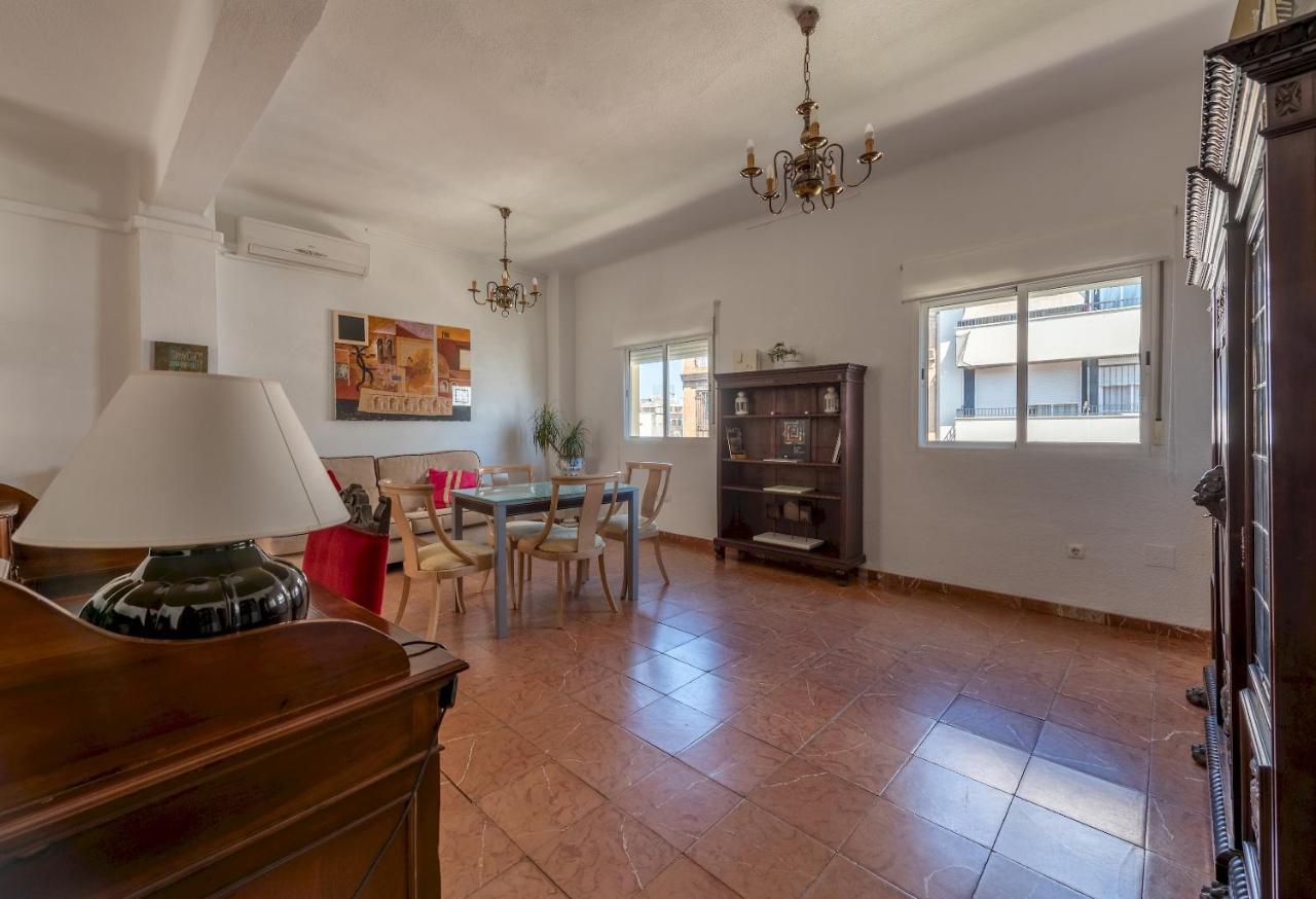 Wide And Traditional- 2Bd 1Bth- Gavidia 塞维利亚 外观 照片